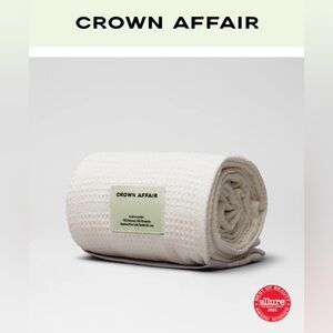 Crown Affair The Towel brand new